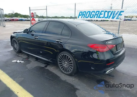 2024 Mercedes-Benz C 300 z USA, uszkodzony, nr VIN W1KAF4GB5RR200890